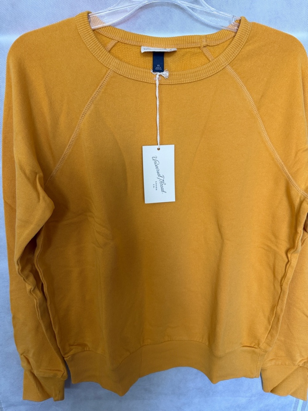 NWT Universal Thread Women's Scoop Crewneck Sweatshirt in Gold.
